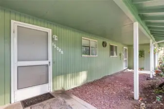 Side by Side Street-level Entrance