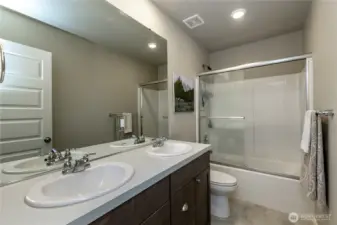 Upper floor bathroom
