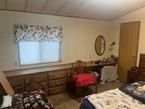 Long counter and drawers in primary bd.rm