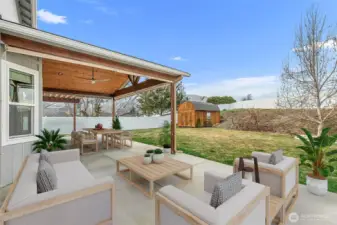 Virtually Staged Entertainers back yard