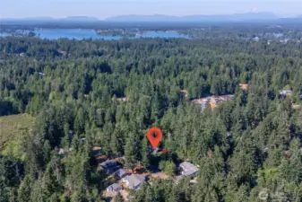 You are just a few blocks from beautiful Lake Tapps and moments from your private swimming pool and park!