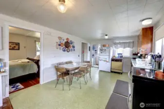Roomy kitchen/dining