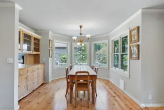Eating nook off of kitchen
