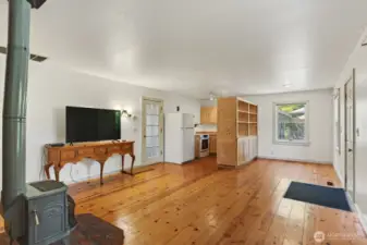 Mother-in-law ensuite with full kitchen