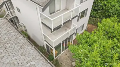 Outside view of 2nd floor deck