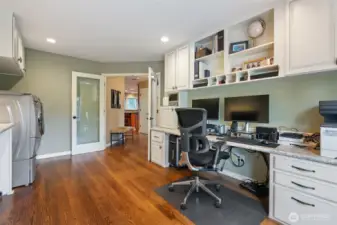 Lux laundry with office space