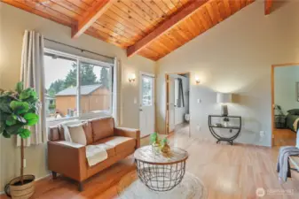 Open floorplan great for guests