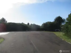 NORTH OF THE PROPERTY IS OCEAN SHORES BLVD TO DOWN TOWN SHOPPING OR JUST AROUND THE CORNER IS A COMMUNITY CLUB PARK AND POOL OR DRIVE TO BUTTERCLAM FOR ACCESS TO PACIFIC BEACHES.