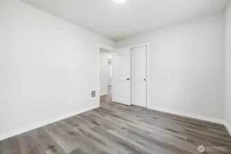 Second bedroom.