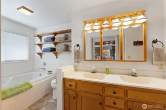 Primary 5 piece ensuite