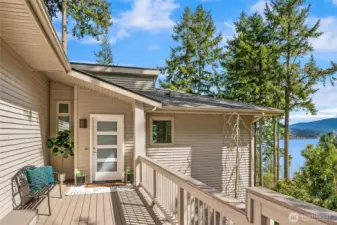 Surrounded by nature and ever-changing views!