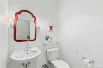 1/2 Bath off Game Room