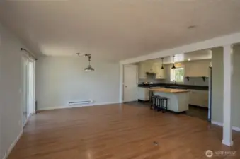 Living Room/Dining