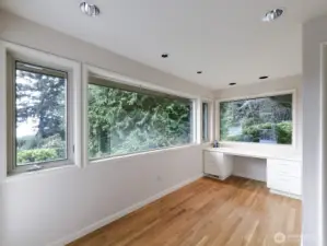 Office nook and plenty of room for a kitchen table.