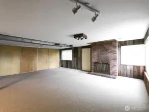 Rec room with plenty of space for whatever you'd want!