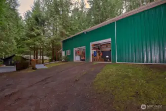 Enormous 3-bay garage - it can hold an RV