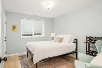2nd bedroom with queen-sized bed