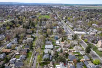 Whitman College 3 blocks away