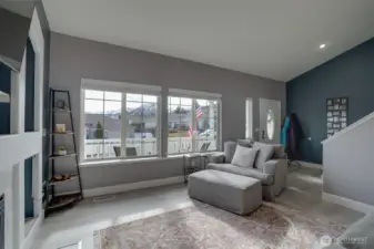 Pretty Mountain Views in Living Room