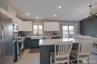 Kitchen w/Island