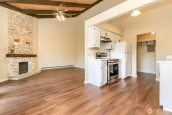 Vaulted  w/ceiling fan