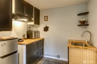 Studio kitchenette