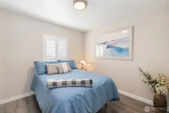 Rear bedroom