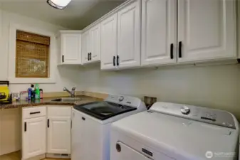 Large laundry with sink