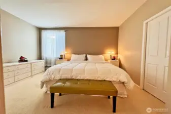 Spacious Primary Suite!