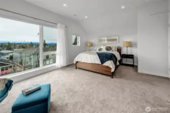 Primary Bedroom w Big Cascade Mountain View!