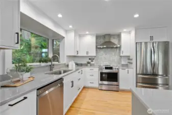 Bay window & wood floors