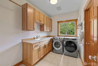 Main level laundry