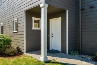 Nice private entry