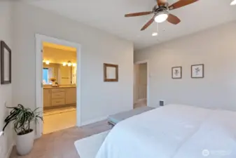 Well-ventilated primary bath