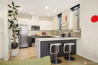 Lots of counter top space and eating area