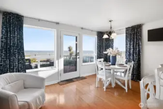 Bay-View Breakfast Nook & Kitchen