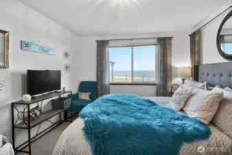 Bay-View Downstairs Guest Bedroom