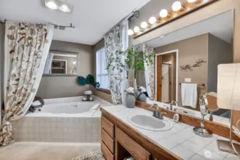 Primary Ensuite Soaking Tub