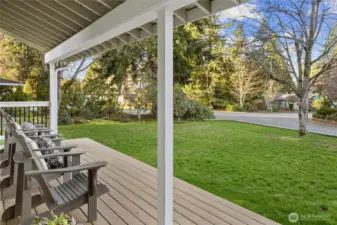 Perfect space to relax and enjoy the neighborhood.