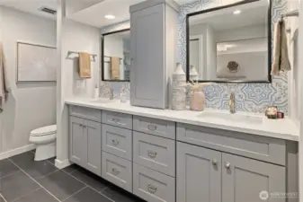 Updated primary bath!