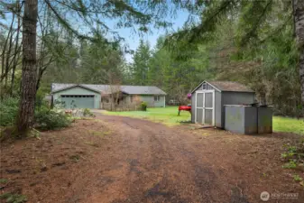 Property located right of Arcadia Rd and walking distance to Southside Elementary. Minutes to Hwy 101.