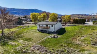 Space to spread out and potential to subdivide (buyer to verify)