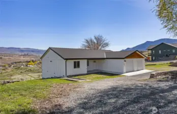 Space to park RV or toys, build a shop, or just enjoy the wide-open space