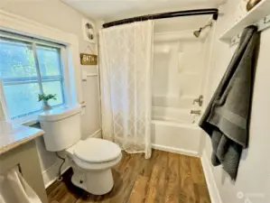 Guest Bathroom with shower/tub combo