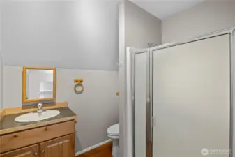 Studio 3/4 Bath