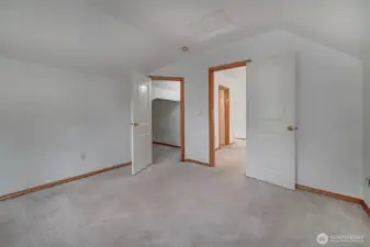 3rd bedroom walk-in closet