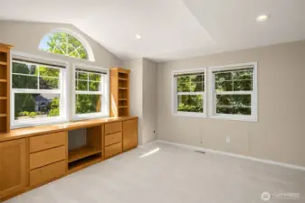 Bonus Room with Built-ins