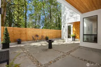 Spacious courtyard between main house and guest suite.