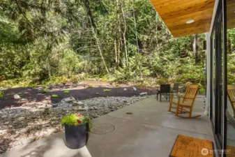 Large entertaining patio off the main living room