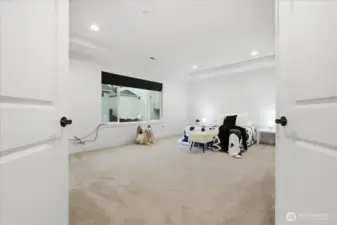 Primary bedroom & suite, w2w carpet